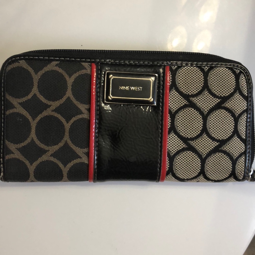 Nine West wallet